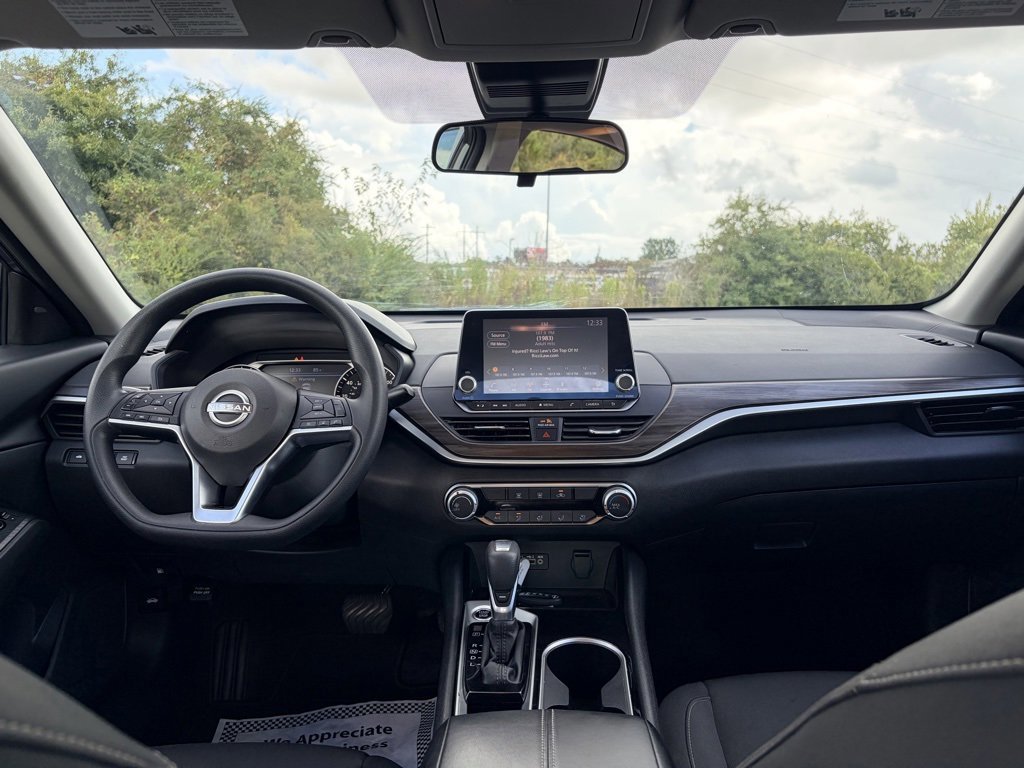 Used 2024 Nissan Altima 2.5 SV image 5