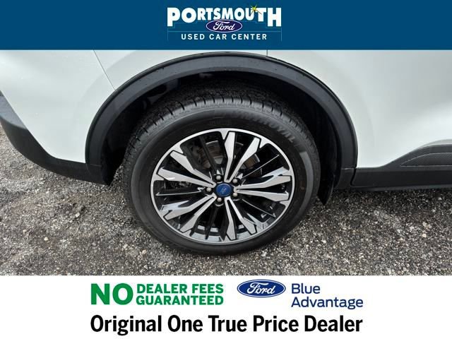 Certified 2022 Ford Escape SEL w/ SEL Stealth AWD Package image 31