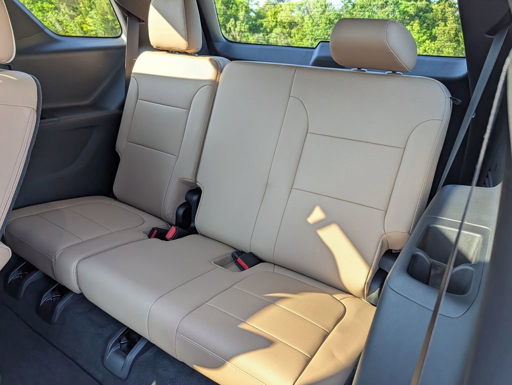 Used 2023 Chevrolet Traverse Premier FWD image 25