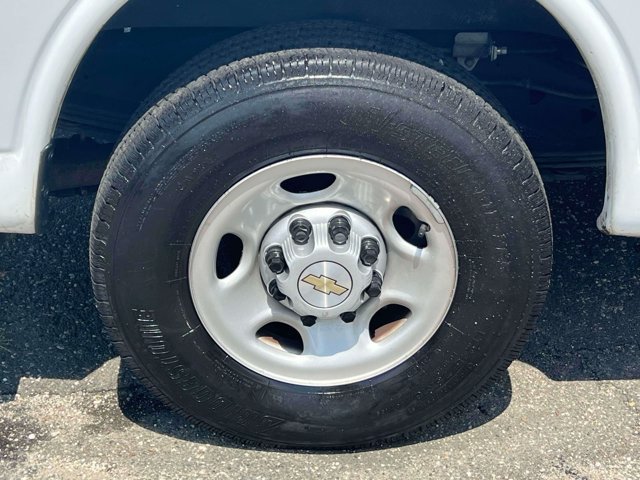 Used 2024 Chevrolet Express 2500 w/ Driver Convenience Package RWD image 16