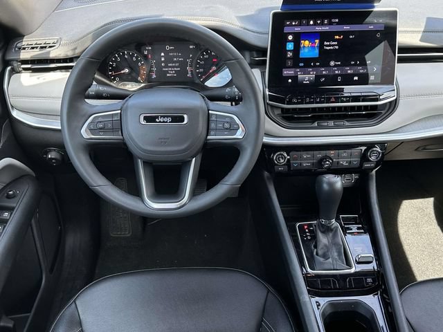 Used 2025 Jeep Compass Limited AWD/4WD image 10