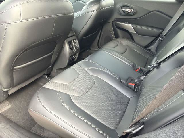Used 2019 Jeep Cherokee Limited AWD/4WD image 18