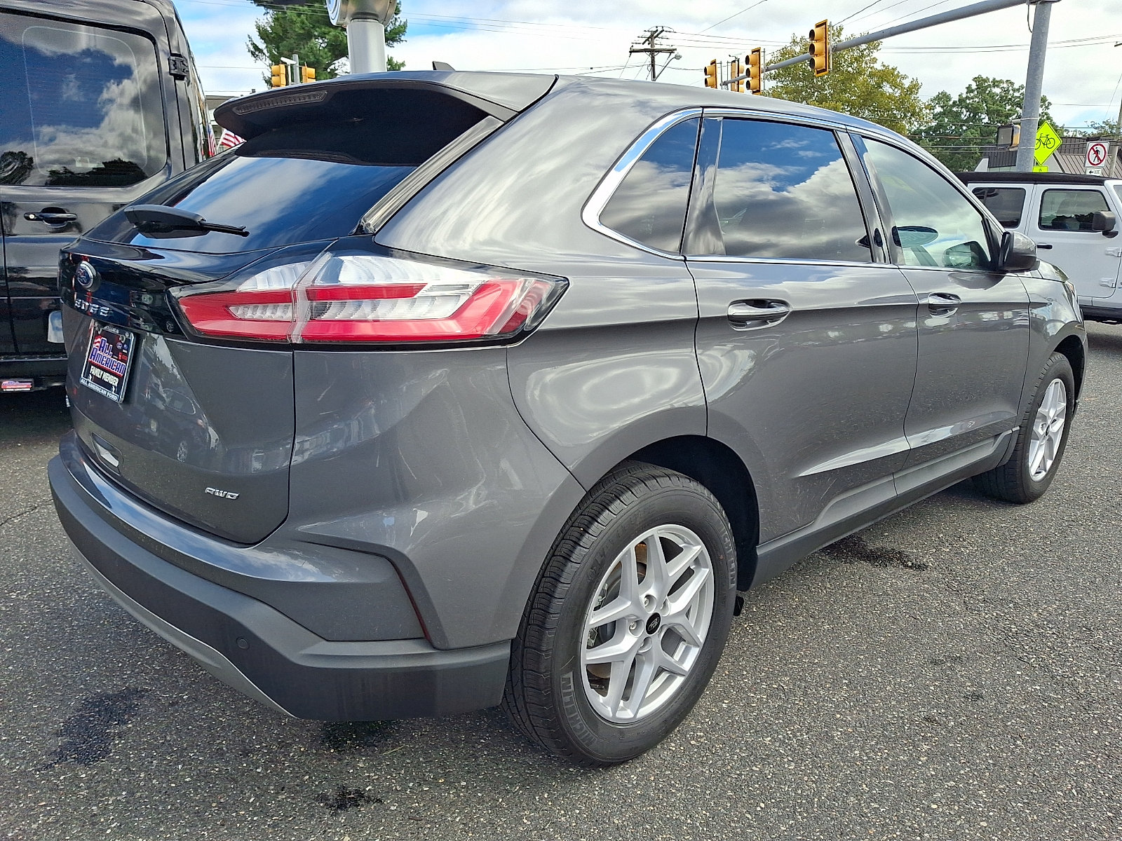 Certified 2024 Ford Edge SEL w/ Convenience Package AWD/4WD image 11