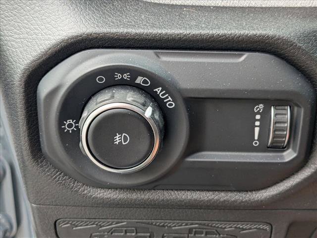 Used 2025 Jeep Wrangler Willys image 17