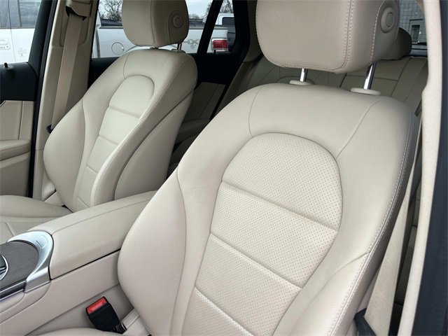 Used 2021 Mercedes-Benz GLC 300 4MATIC image 32