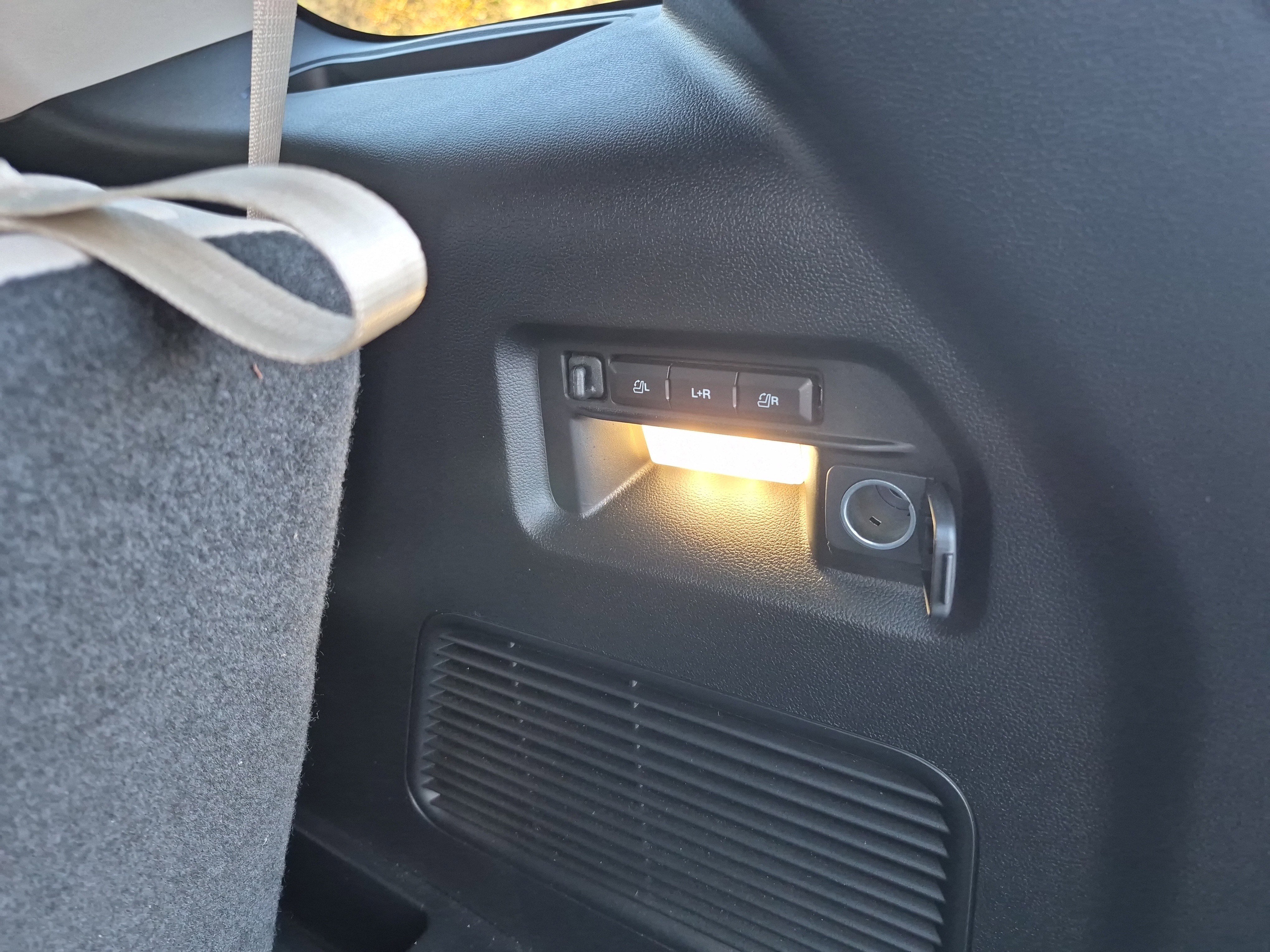 Certified 2023 Ford Explorer Limited w/ Hybrid Equipment Group 310A image 19