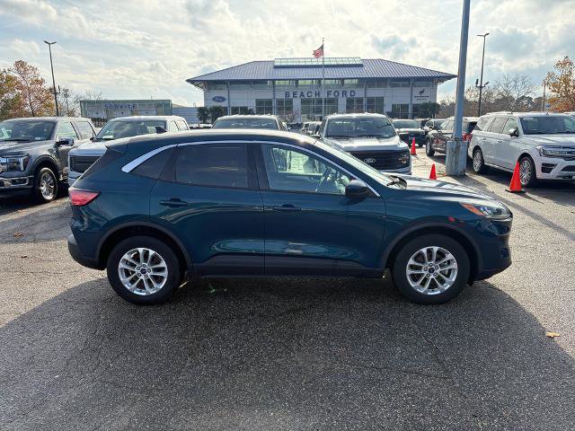 Certified 2020 Ford Escape SE image 4