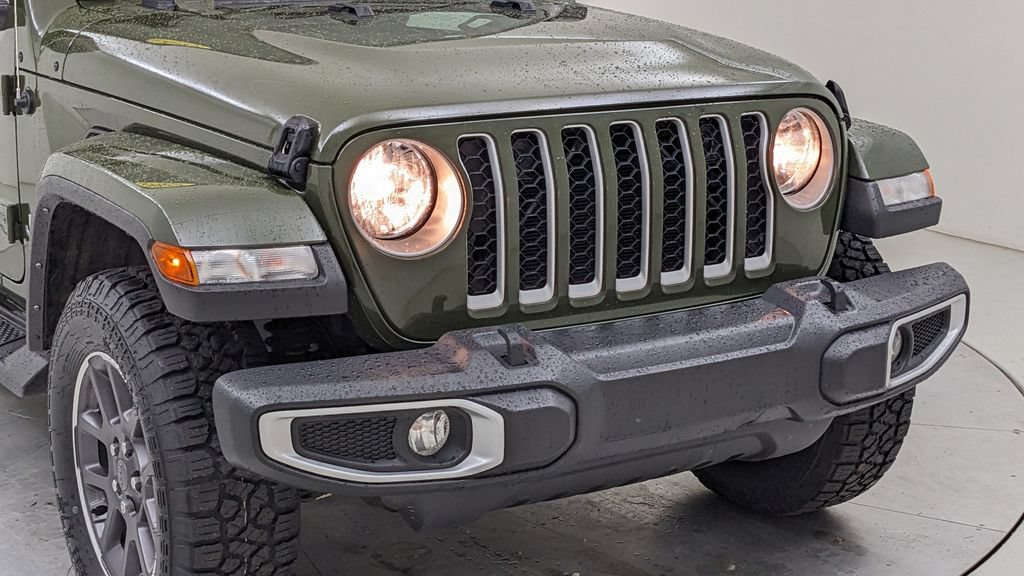 Used 2022 Jeep Gladiator Overland w/ Dual Top Group AWD/4WD image 41