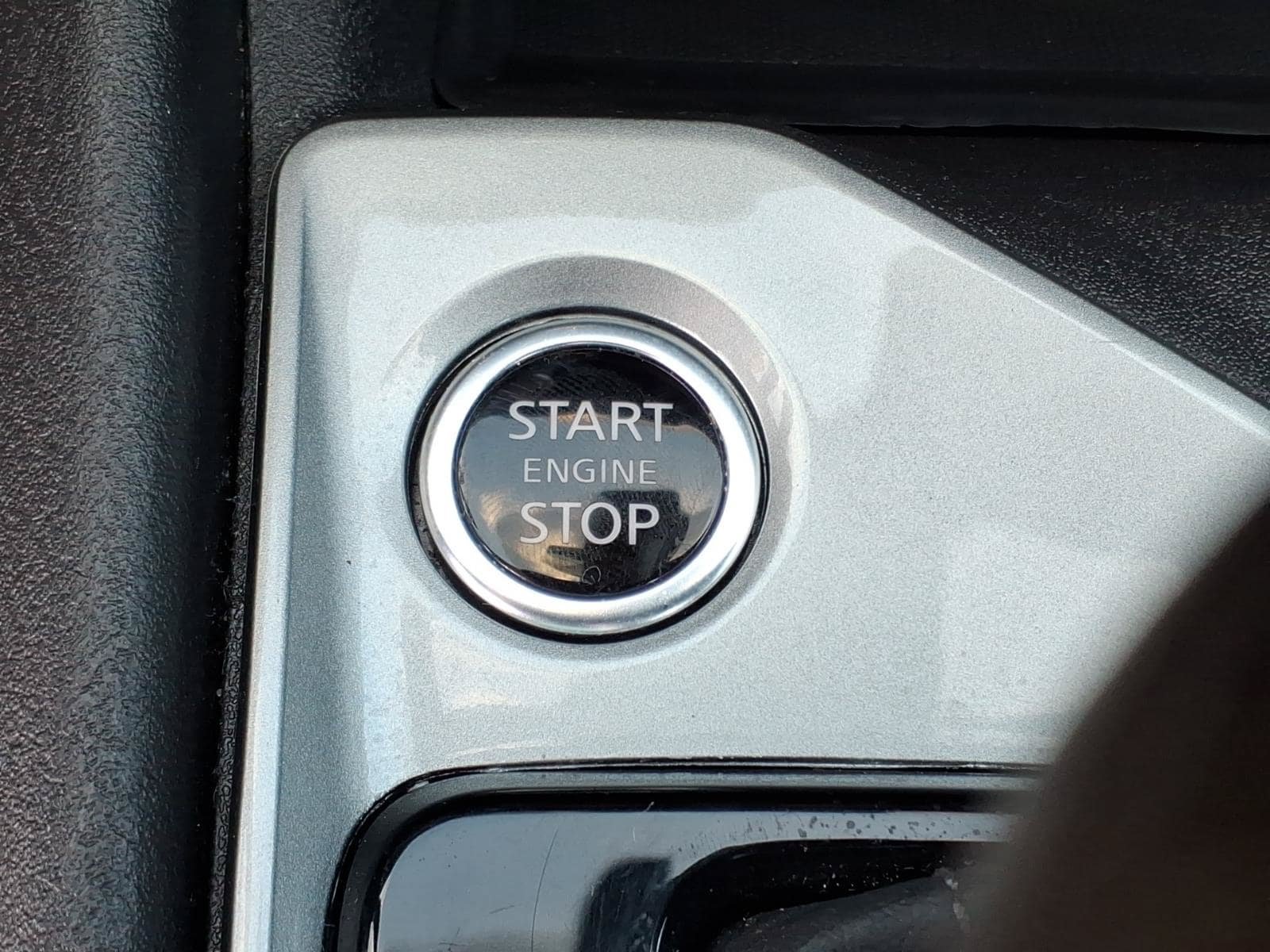 Used 2025 Nissan Altima 2.5 SV FWD image 21