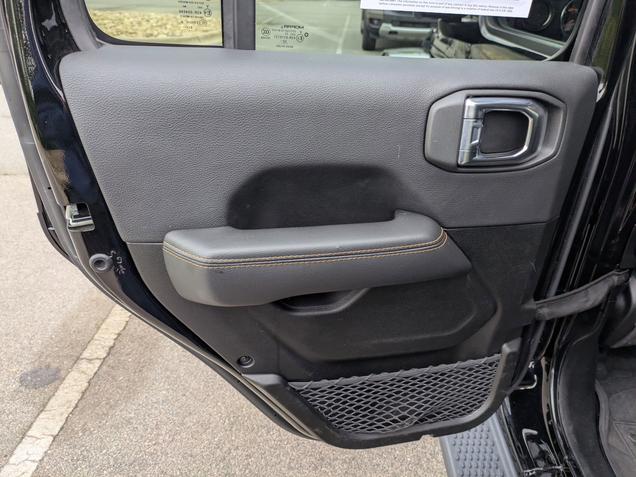 Used 2023 Jeep Wrangler Unlimited Sahara AWD/4WD image 32