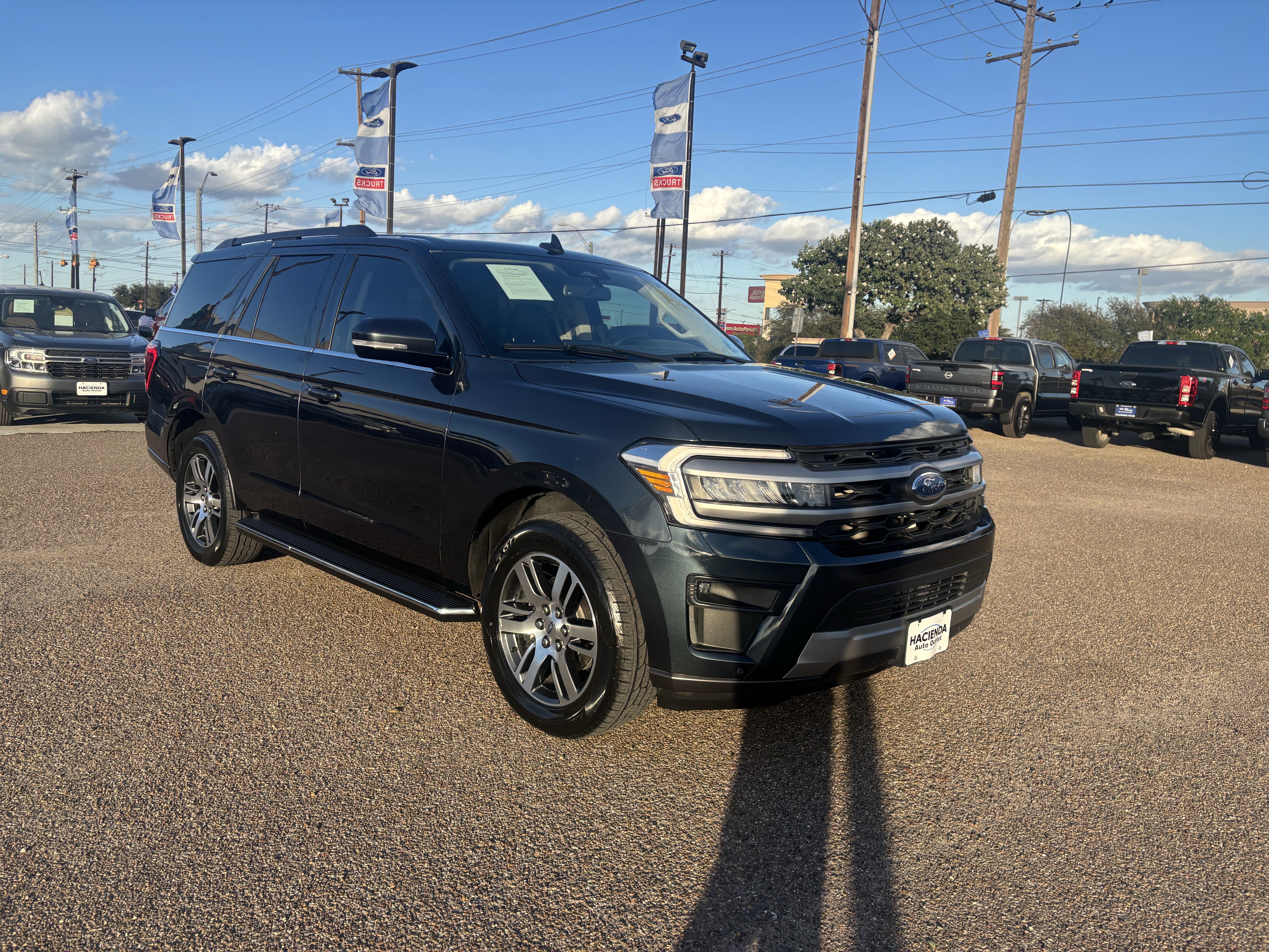 Certified 2022 Ford Expedition XLT image 6