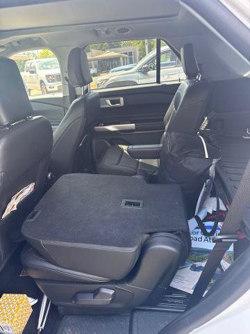 Certified 2023 Ford Explorer XLT w/ Equipment Group 202A RWD image 9