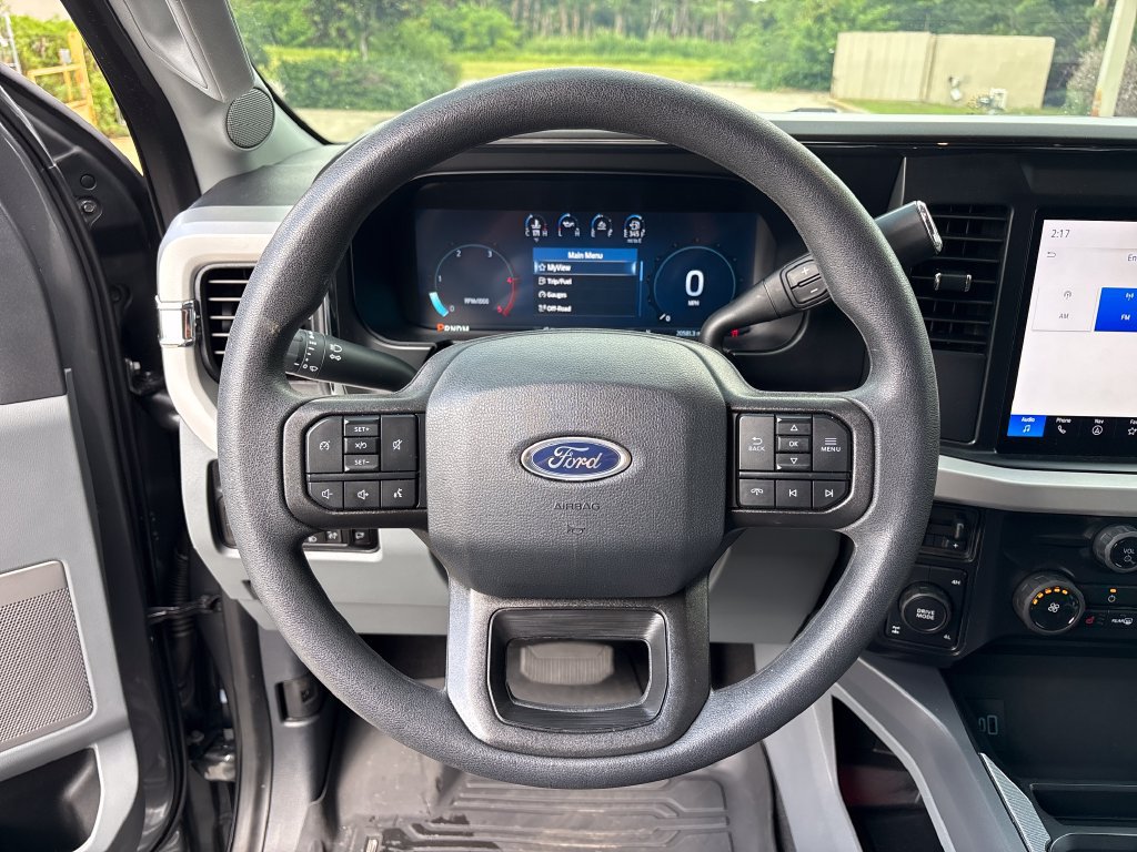 Certified 2025 Ford F250 XLT w/ Black Appearance Package AWD/4WD image 17