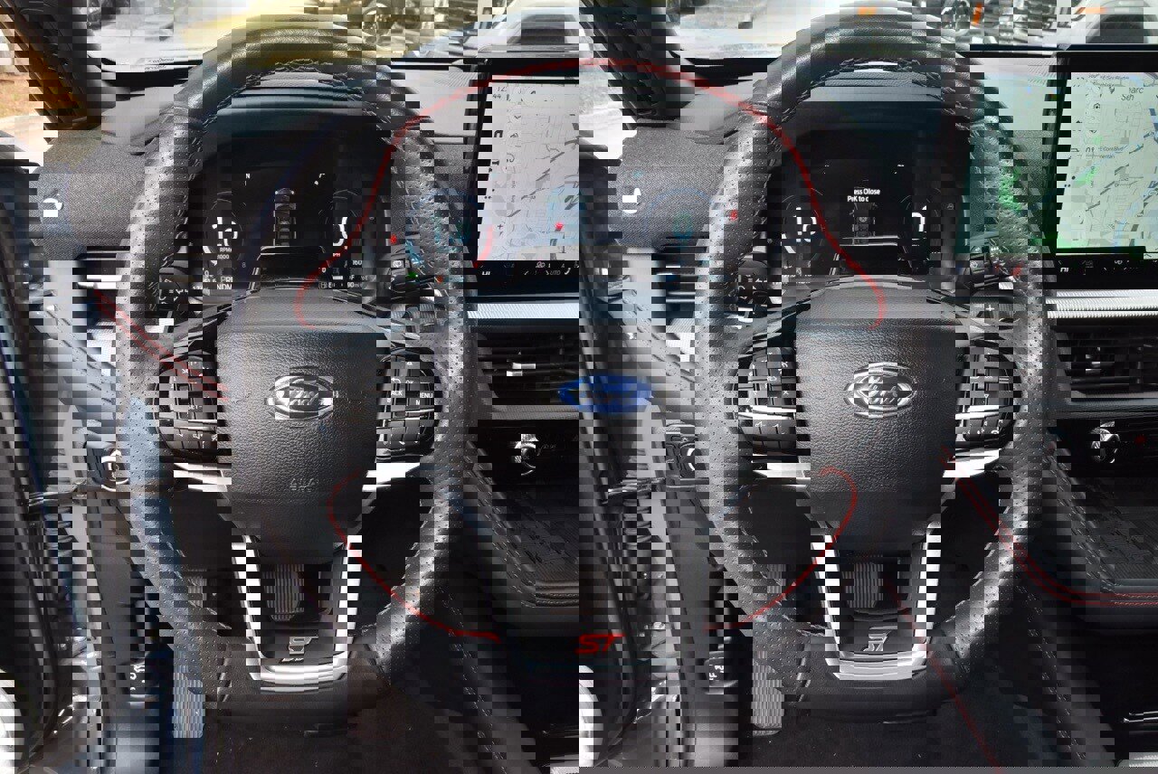 Certified 2025 Ford Explorer ST image 24