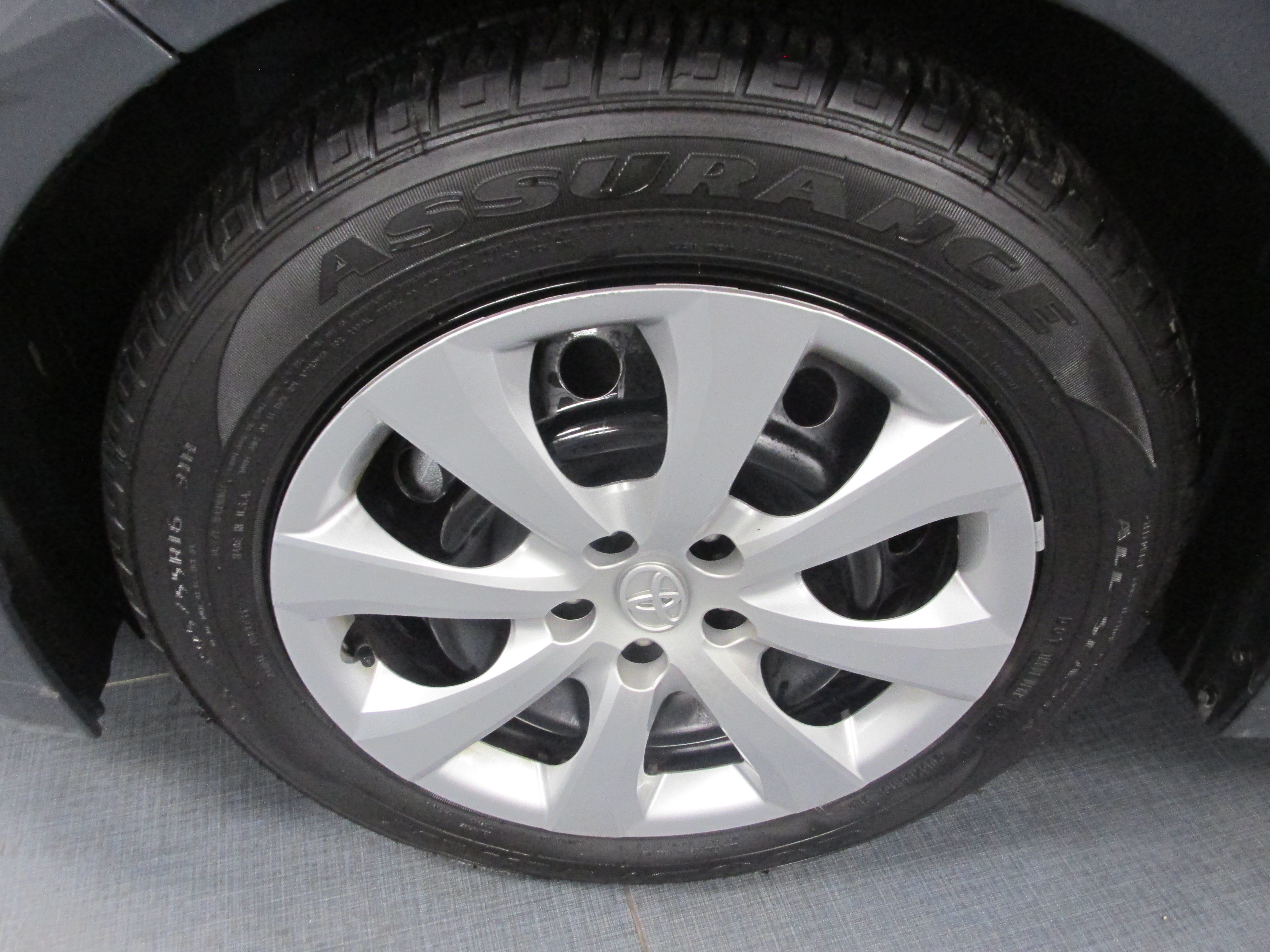 Used 2025 Toyota Corolla LE FWD image 14