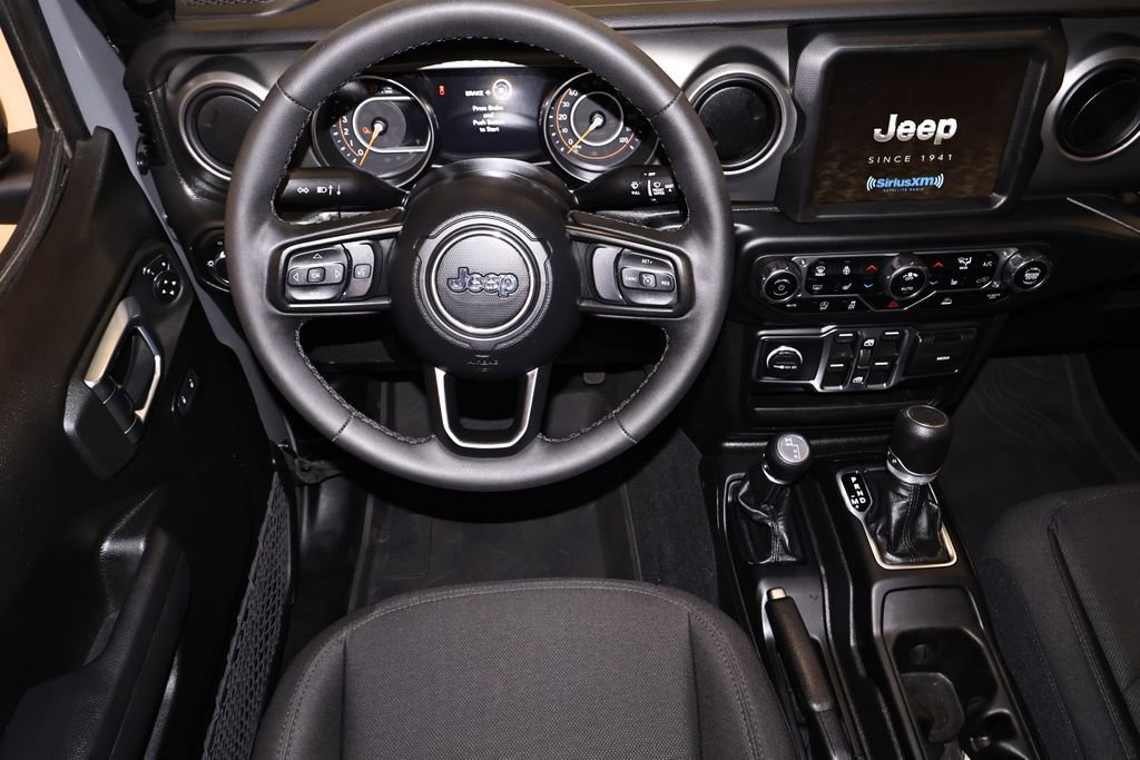 Used 2023 Jeep Gladiator Willys image 21