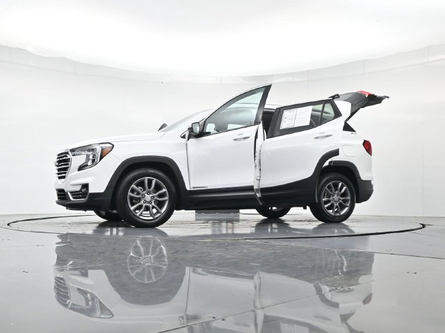 Used 2023 GMC Terrain SLT FWD image 57