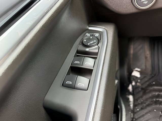 Used 2025 Chevrolet Silverado 1500 LT AWD/4WD image 19