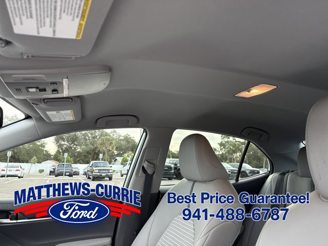Used 2021 Toyota Camry SE w/ Convenience Package FWD image 11