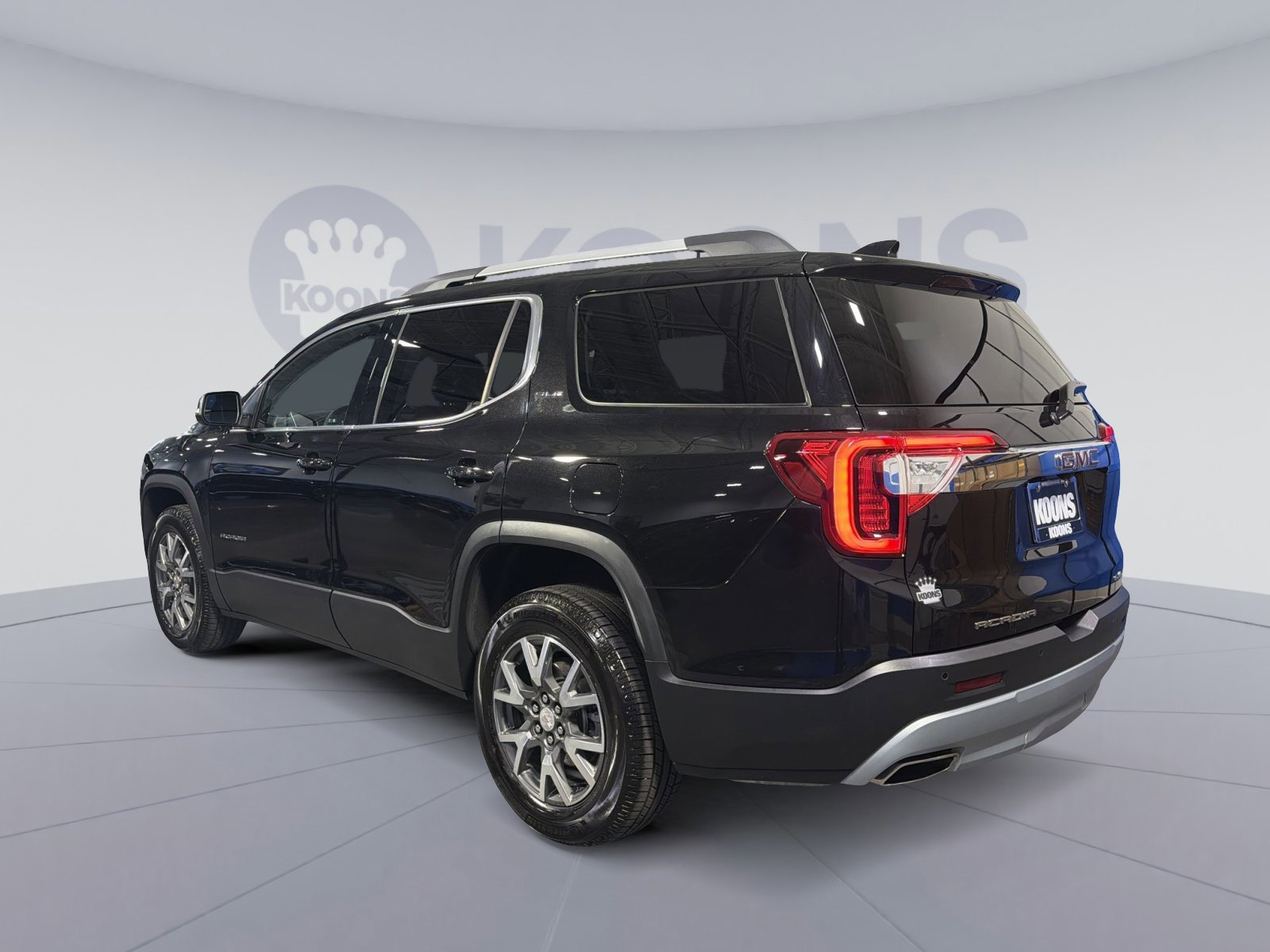 Used 2023 GMC Acadia SLE w/ Driver Convenience Package AWD/4WD image 6