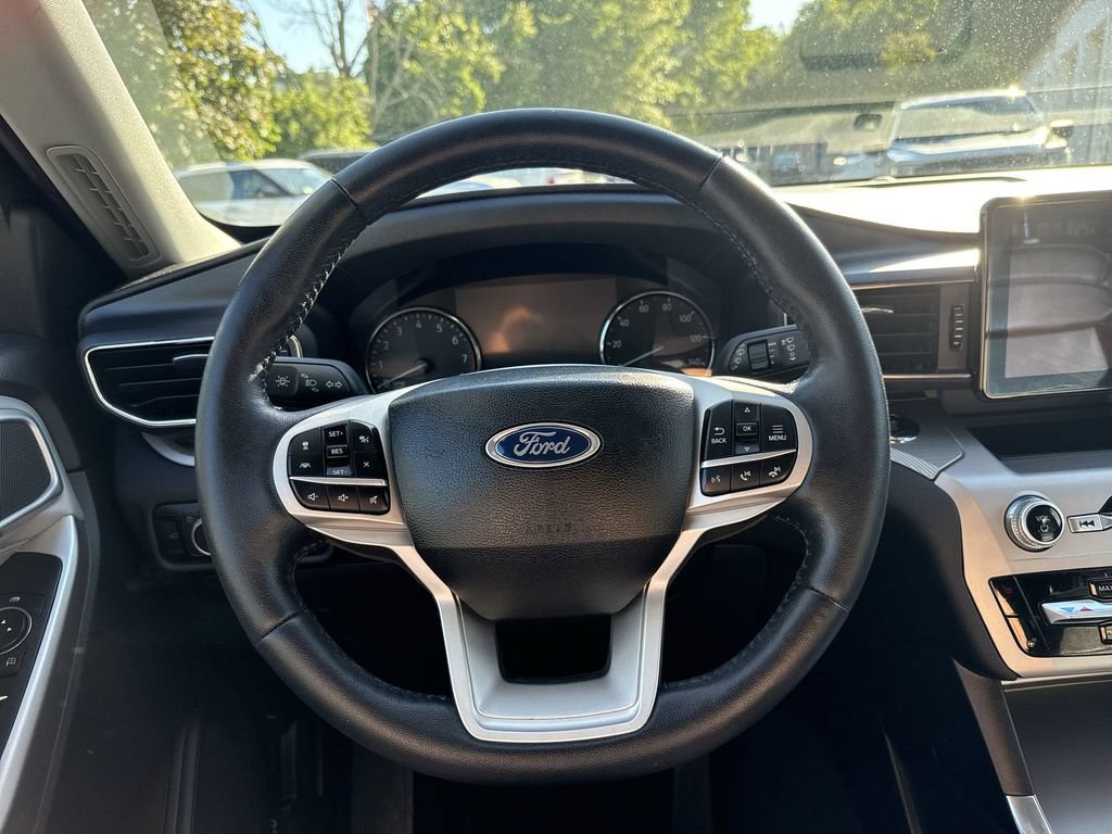 Certified 2023 Ford Explorer XLT w/ Equipment Group 202A AWD/4WD image 14