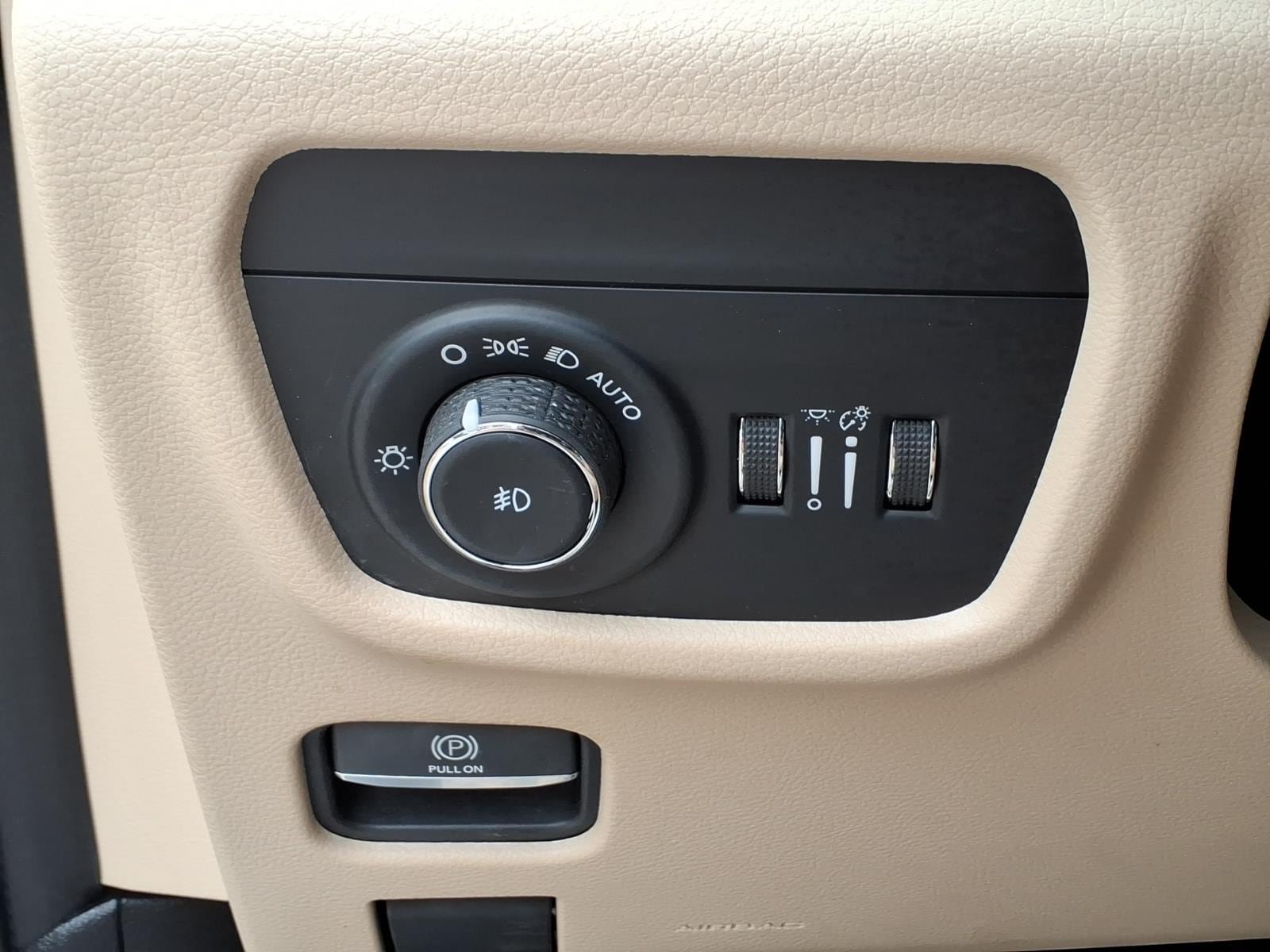 Used 2021 Jeep Grand Cherokee L Limited AWD/4WD image 25