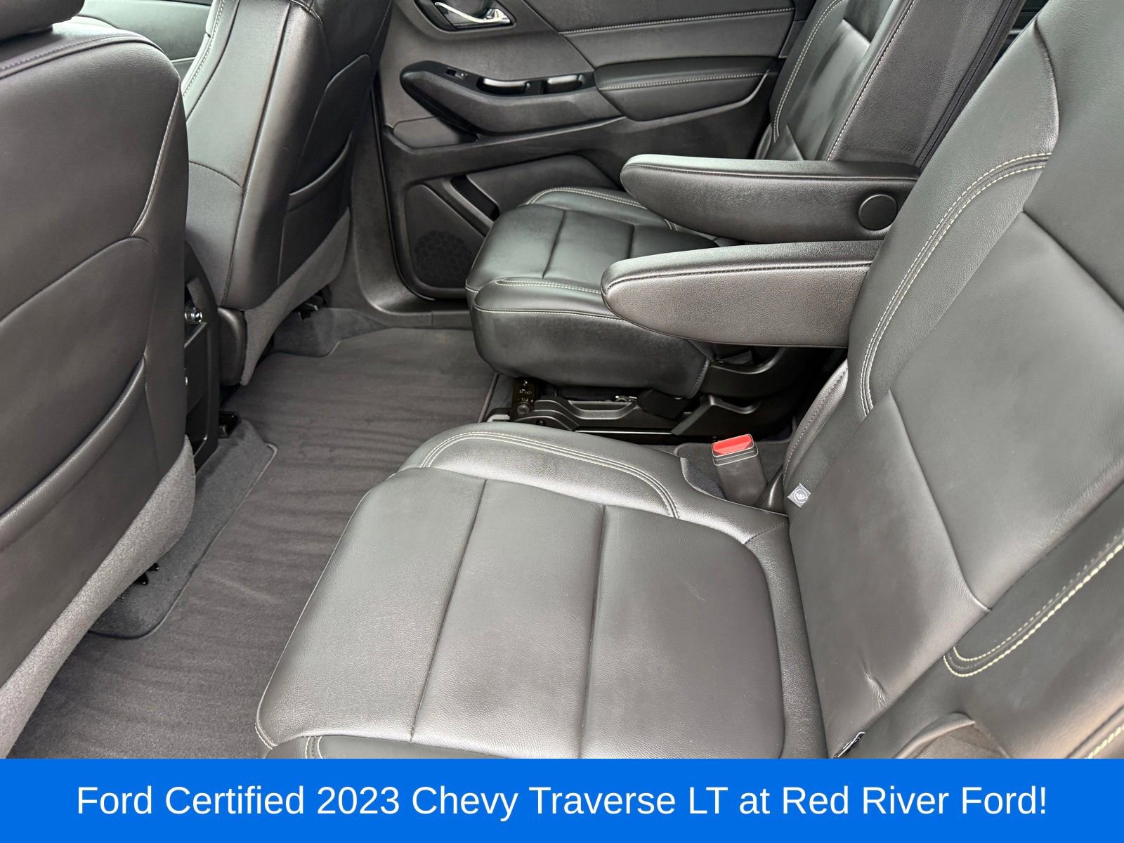 Used 2023 Chevrolet Traverse LT FWD image 18