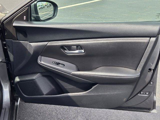 Used 2024 Nissan Sentra SV FWD image 6