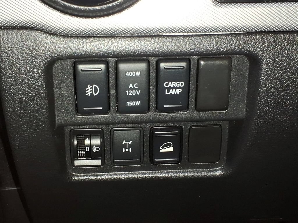 Used 2019 Nissan Titan PRO-4X AWD/4WD image 17