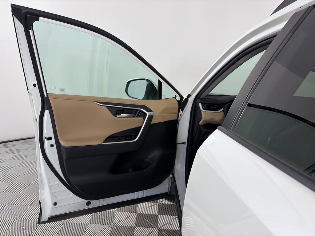 Used 2022 Toyota RAV4 Limited w/ Limited Grade Weather Package AWD/4WD image 10