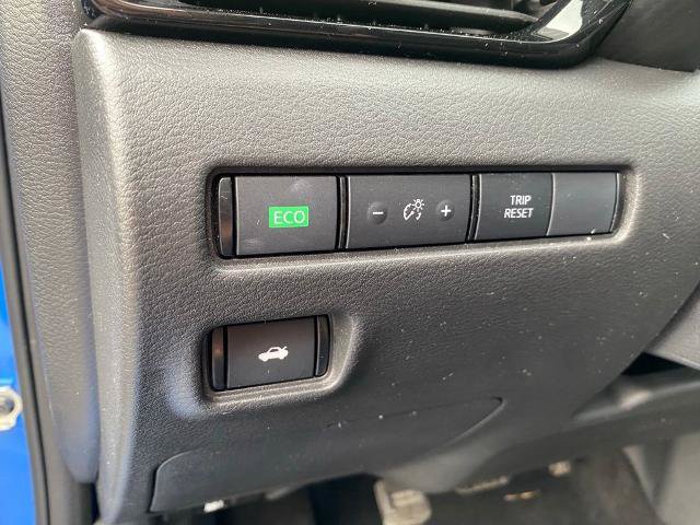 Used 2025 Nissan Sentra SV FWD image 16