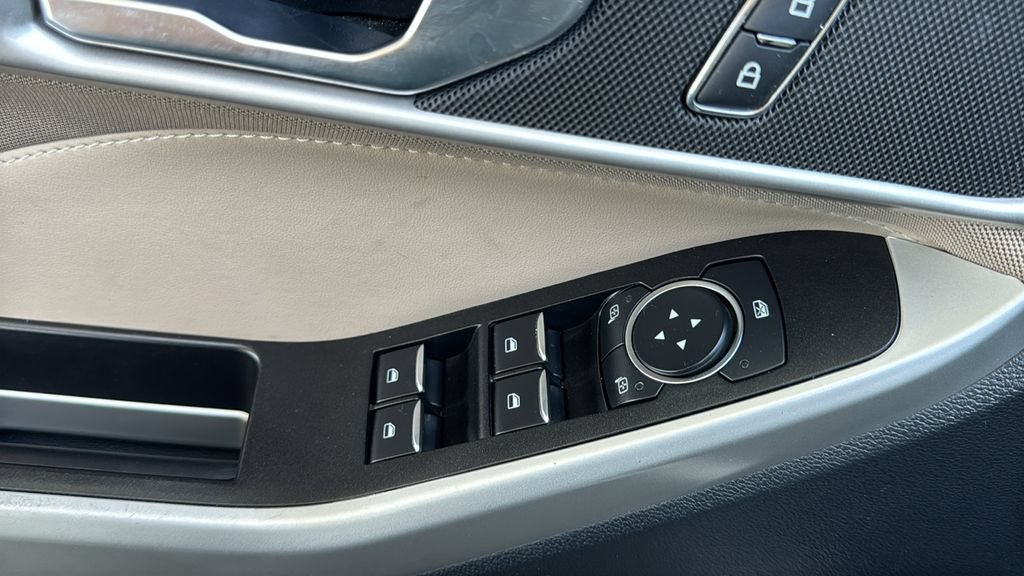 Certified 2020 Ford Explorer XLT RWD image 19