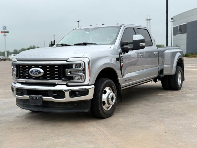 Certified 2023 Ford F350 Lariat AWD/4WD image 3
