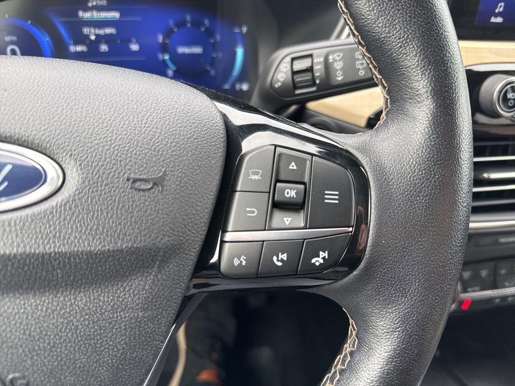 Certified 2022 Ford Escape Titanium w/ Titanium Elite Package image 24