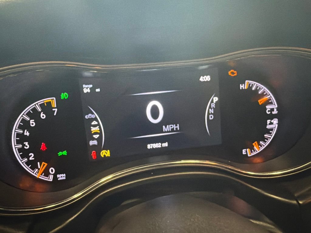 Used 2019 Jeep Grand Cherokee Altitude AWD/4WD image 4