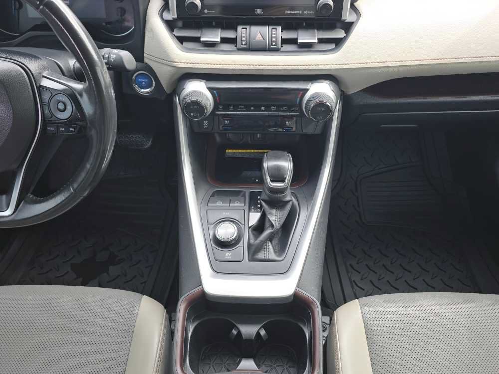 Used 2020 Toyota RAV4 Limited AWD/4WD image 13