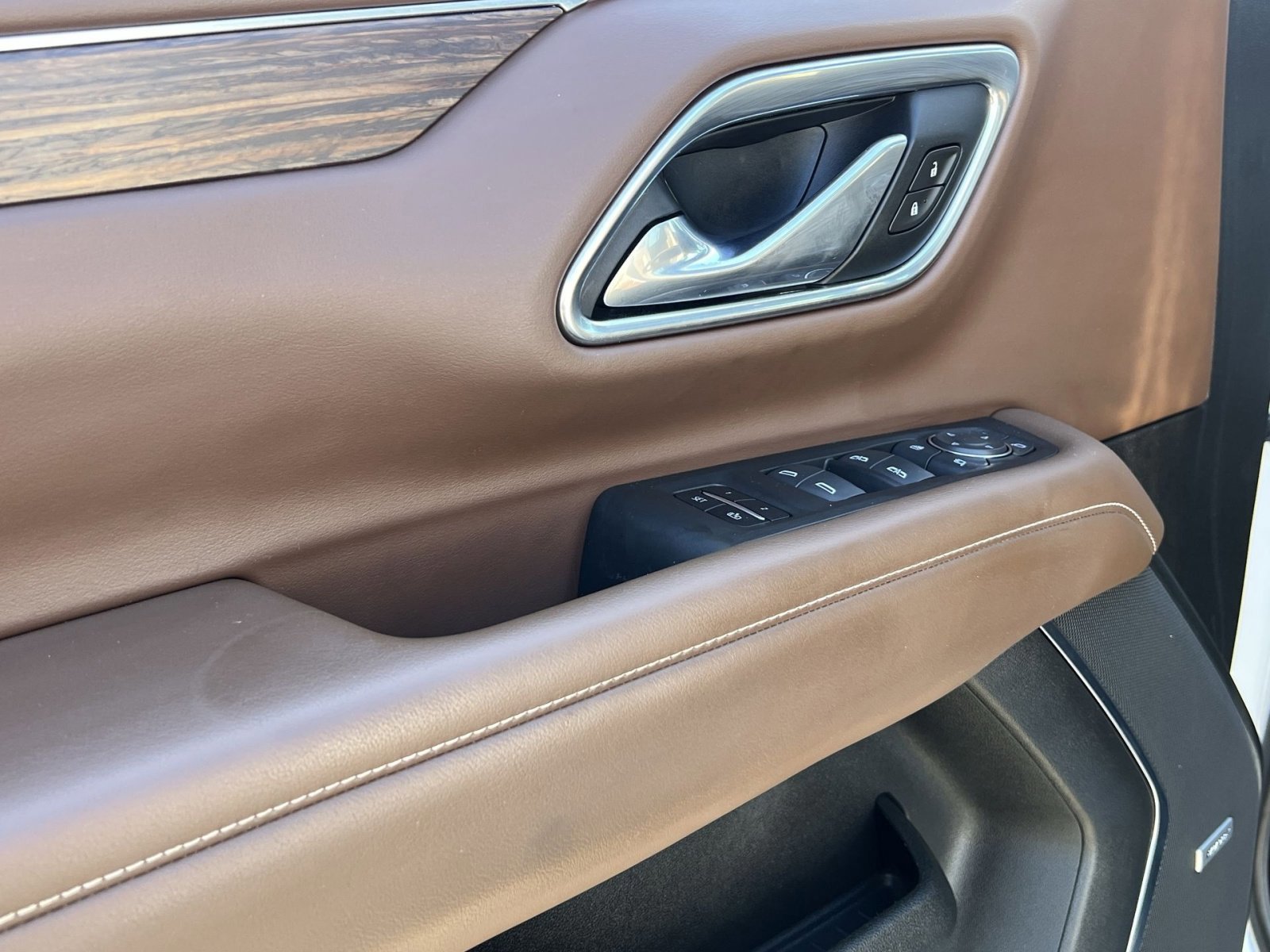 Used 2021 Chevrolet Suburban High Country w/ Premium Package image 15