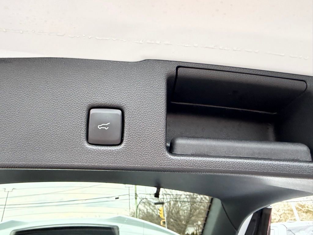Certified 2025 Ford Escape ST-Line Select w/ Tech Pack #2 image 7