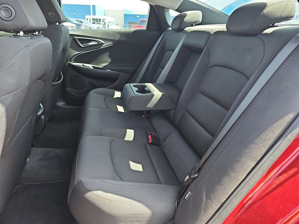 Used 2025 Chevrolet Malibu LT FWD image 13