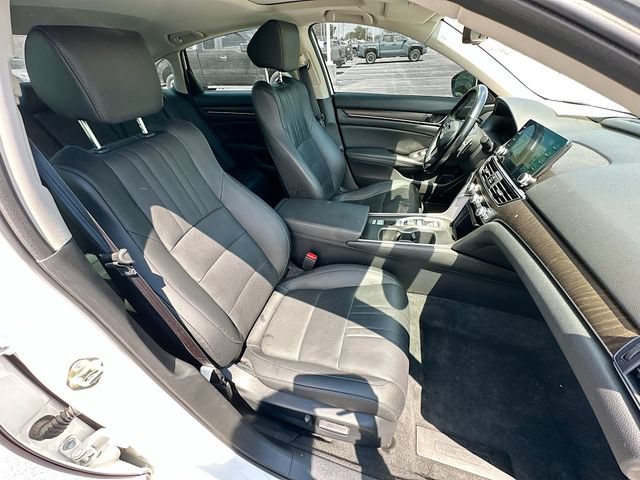 Used 2020 Honda Accord Touring image 38
