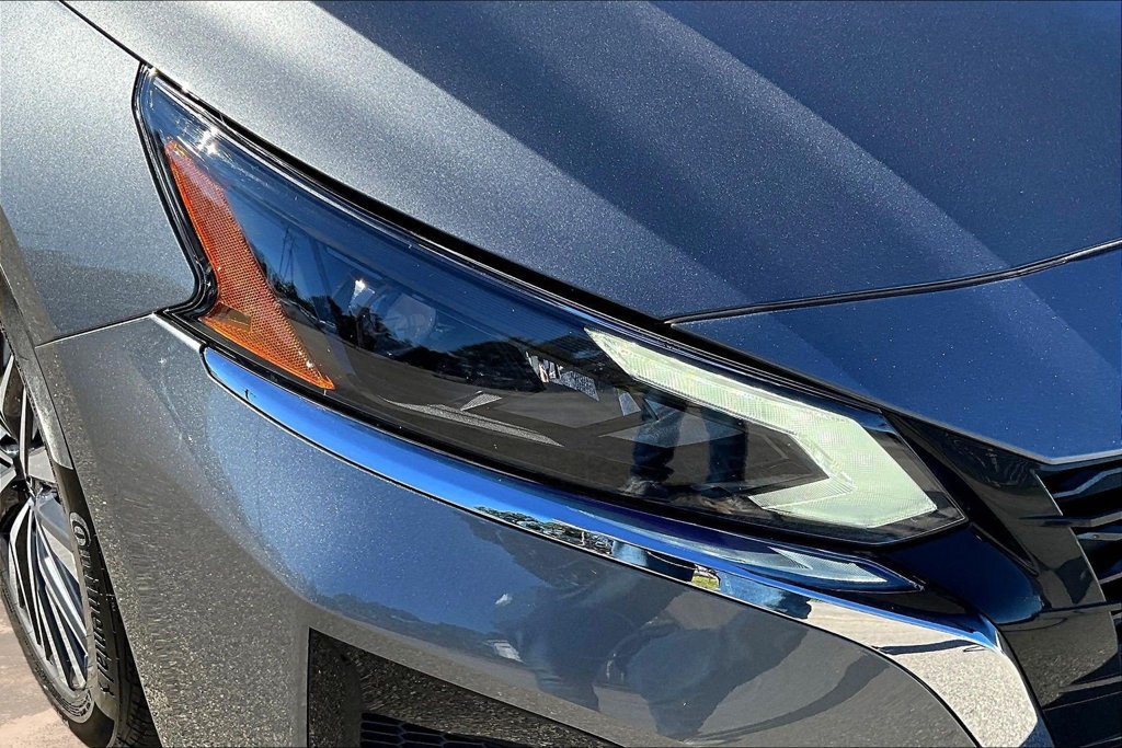 Used 2025 Nissan Altima 2.5 SV FWD image 33