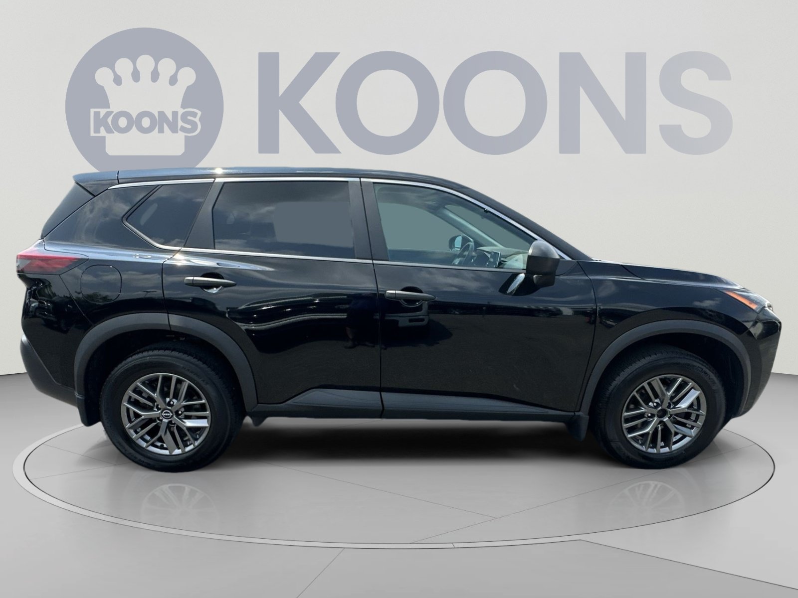 Used 2023 Nissan Rogue S AWD/4WD image 12