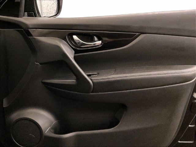 Used 2020 Nissan Rogue Sport SV AWD/4WD image 23