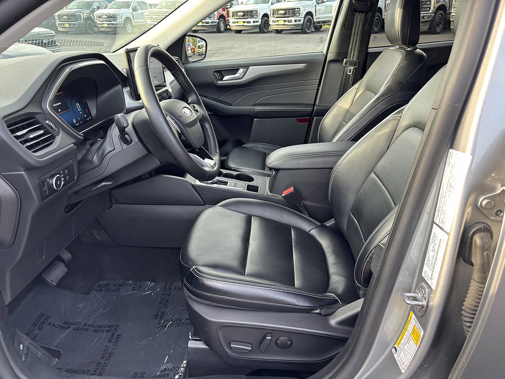 Certified 2024 Ford Escape Platinum AWD/4WD image 15