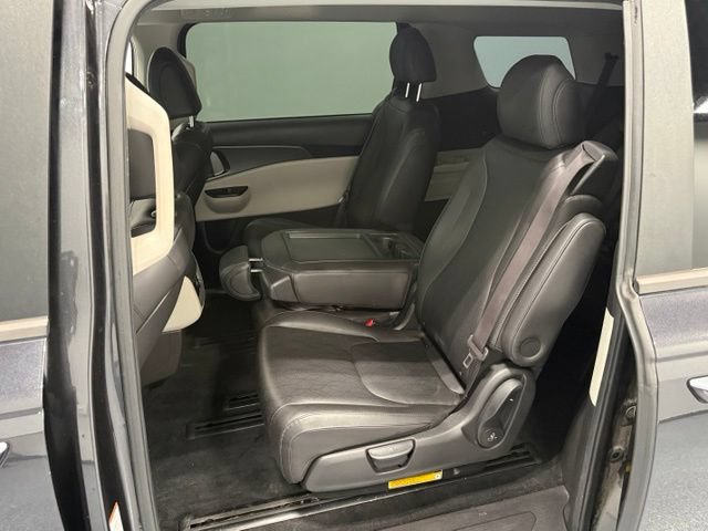 Used 2022 Kia Carnival LX FWD image 34