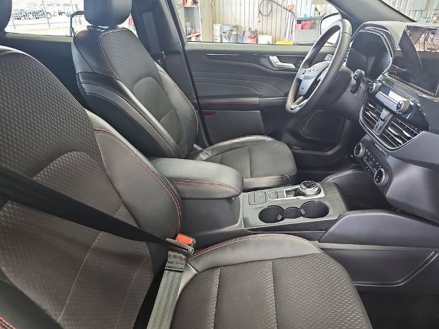 Certified 2025 Ford Escape ST-Line AWD/4WD image 9