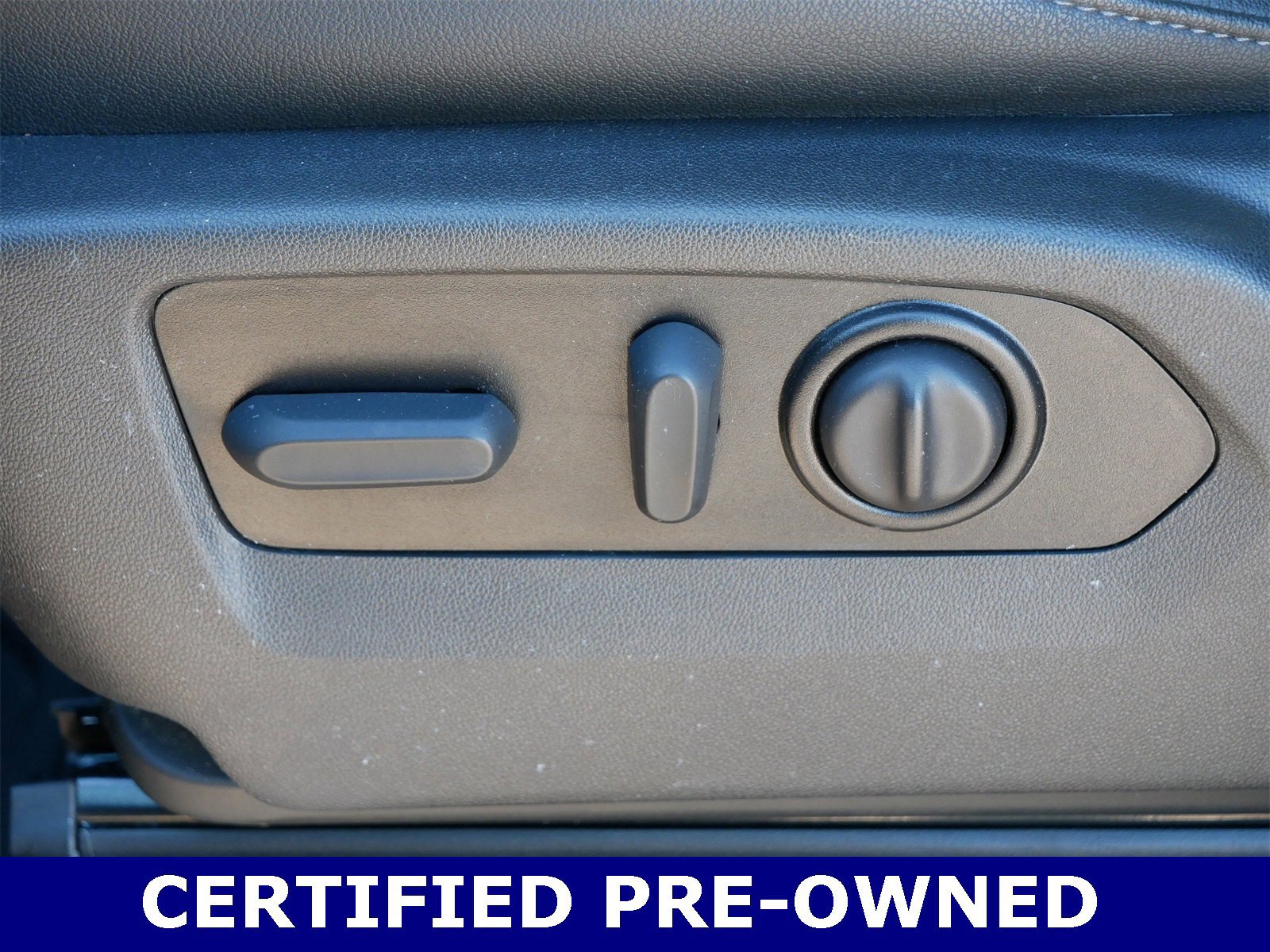 Used 2022 Chevrolet Silverado 3500 LTZ w/ LTZ Convenience Package image 13