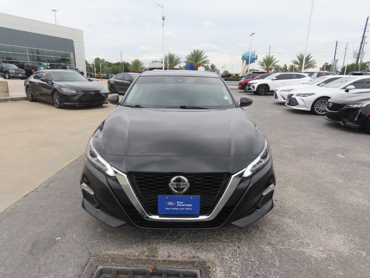 Used 2022 Nissan Altima 2.5 SV w/ SV Premium Package FWD image 4