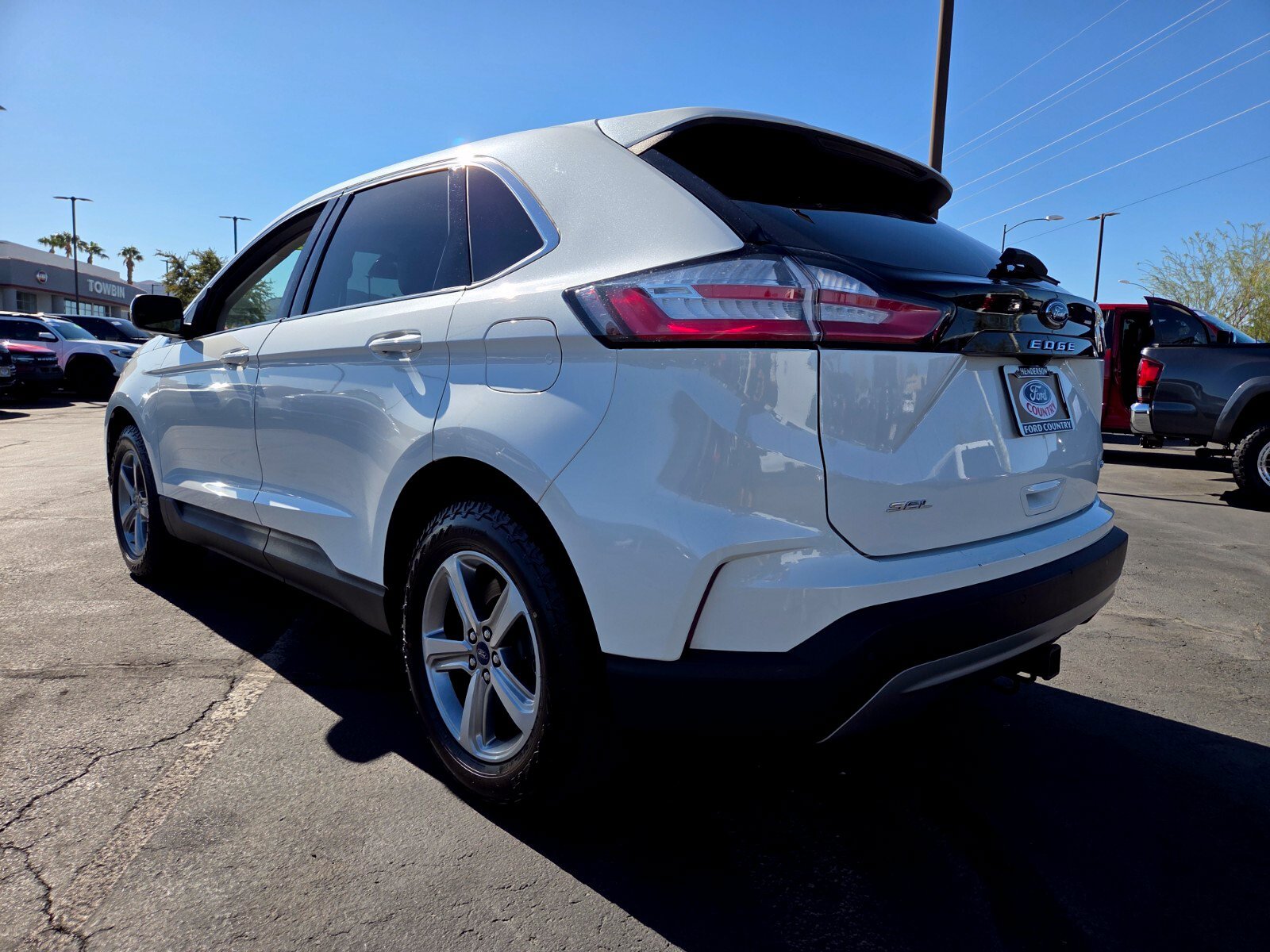 Certified 2022 Ford Edge SEL w/ Convenience Package AWD/4WD image 4