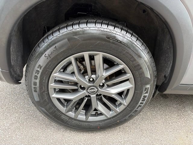 Used 2024 Nissan Rogue S FWD image 32
